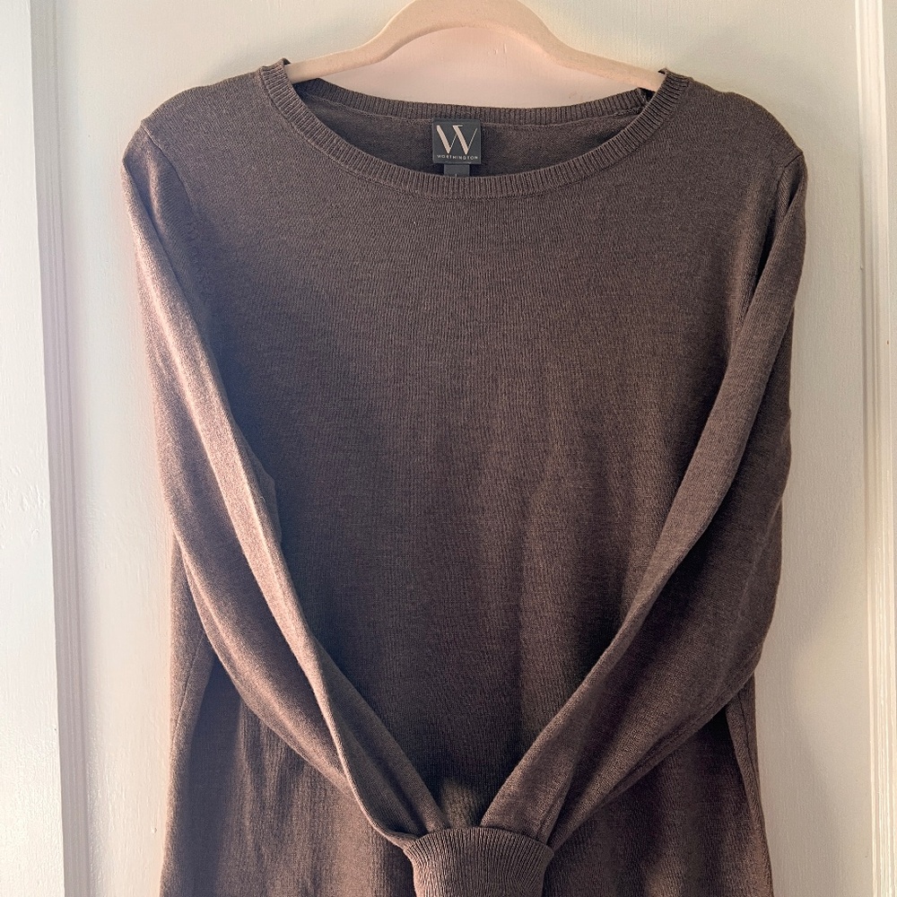 Worthington “slim fit” soft, cotton blend sweater. Size L